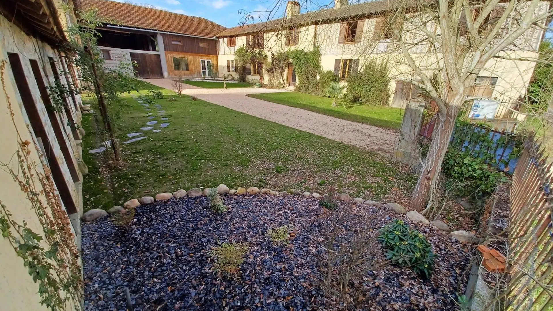 Au Jardin Du Lac Gaussan フランス